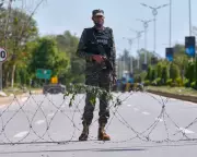 Islamabad Hosts US-Iran Talks Amid Ceasefire Doubts and Trump Criticism
