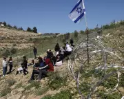 Israeli Forces Fire Teargas at Palestinian Schoolchildren in West Bank Sit-In
