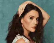 Jessie Ware's Superbloom: A Retro Disco Feast With Podcast Influence