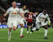 Longstaff's 97th-Minute Stunner Secures Vital Point for Leeds in Dramatic Draw