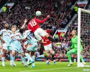Manchester United Beat Brentford 2-1 to Close on Champions League Return