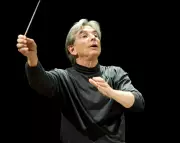 Michael Tilson Thomas, Celebrated Conductor and Composer, Dies at 81