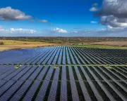 Miliband Champions Clean Energy Security Amid Global Fossil Fuel Crisis