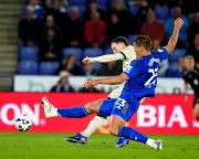 Millwall snatch late draw at Leicester to move back into top two