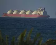 Oil Prices Plunge 10% as Iran Declares Strait of Hormuz Fully Open