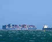 Oil Prices Surge, Asian Stocks Tumble Amid Fragile US-Iran Ceasefire Fears