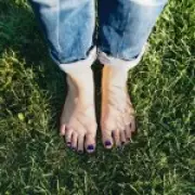 'Ridiculous' Toe Challenge Can Instantly Improve Your Mood, Therapist Says