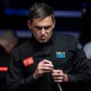 Ronnie O'Sullivan Dominates Debutant He Guoqiang in World Snooker Championship Opener