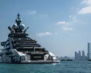 Russian Oligarch's Superyacht Allowed Through Strait of Hormuz