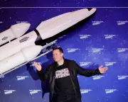 SpaceX Targets Retail Investors in Historic $2 Trillion IPO Bid