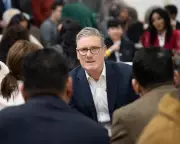 Starmer Attacks Greens and Reform UK, Defends New Workers' Rights