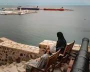 Strait of Hormuz Shipping Crisis: Ceasefire Hopes Amid Lingering Oil Price Fears