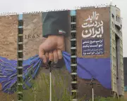 Trump's Iran Dilemma: A Path to Peace Amidst Hormuz Tensions
