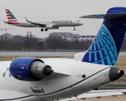United Airlines CEO Pitched Merger with American to Trump, Sparking Fears