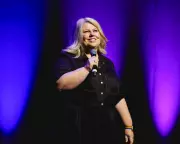 Urzila Carlson on Comedy Stardom and Managing Fan Advances