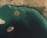 US Plans Anti-Mine Operations in Strait of Hormuz Amid Iran's Naval Threat