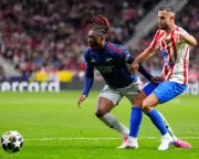 VAR Denies Arsenal Penalty as Gyökeres and Alvarez Trade Spots in Draw