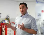 Wes Streeting Relaunches Women's Health Strategy to End NHS 'Medical Misogyny'