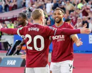 West Ham Edge Everton in Stoppage Time to Boost Survival Hopes