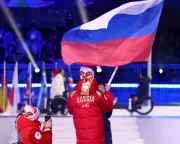 World Aquatics Reinstates Russian Flag, Sparking Ukrainian Outrage Over Propaganda