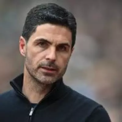 Arsenal to Keep Hincapie Despite Barcelona Interest; Arteta Confirms Permanent Deal