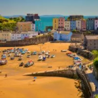 Beloved UK Seaside Town Tenby Has One Frustrating Flaw: A Phone Signal Dead Zone