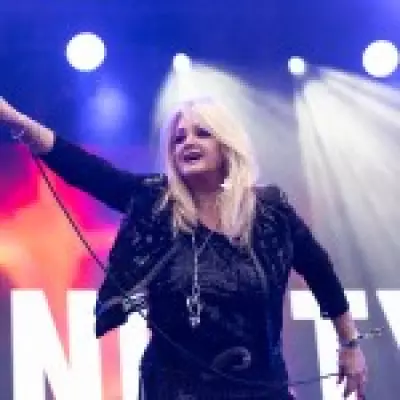 Bonnie Tyler, 74, Resuscitated After Cardiac Arrest in Portugal Hospital