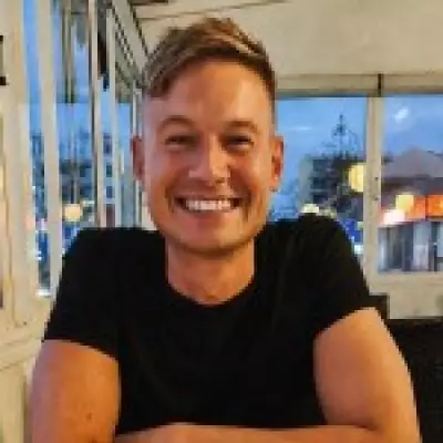 British Cancer Survivor, 40, Dies After Using Frog Poison Drug