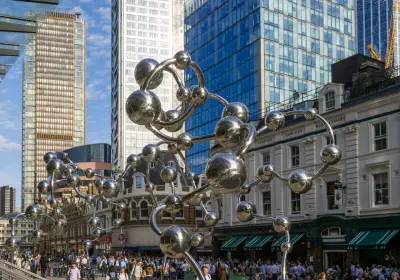 Broadgate Owner Adds Lobby Music and Fragrances to Attract City Workers