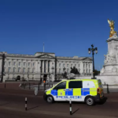 Cyclists Told 'Get Out, You're in a Crime Scene' Near Buckingham Palace