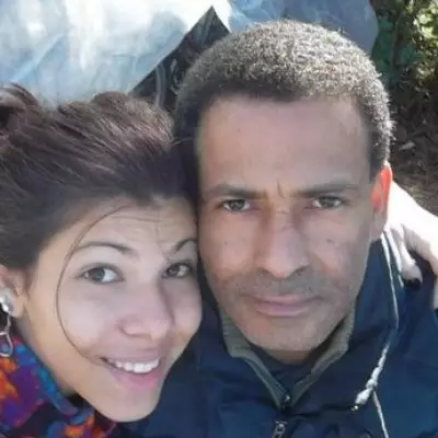 Daughter 1,000 Miles Away Fights to Save Dad's Cancer-Stricken Business