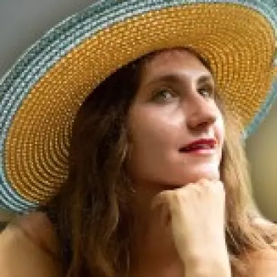 Divorcée Summer 2026: Why Women Embrace the Fabulous Lifestyle Trend