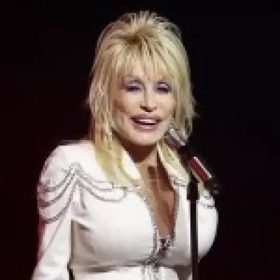 Dolly Parton, 80, Cancels Vegas Residency Due to Ongoing Health Issues