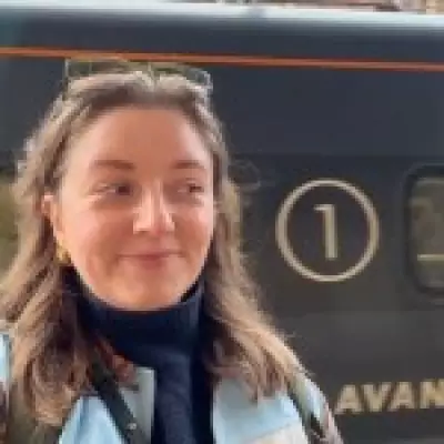 First-Class Train Hack Saves Fortune, Boyfriend Grudgingly Impressed