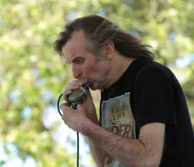 Godfrey Old, Hampstead's Harmonica Man and Pentameters Co-Runner, Dies at 71