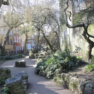 Hidden Rock Garden in North London Feels Like a Miniature Jungle