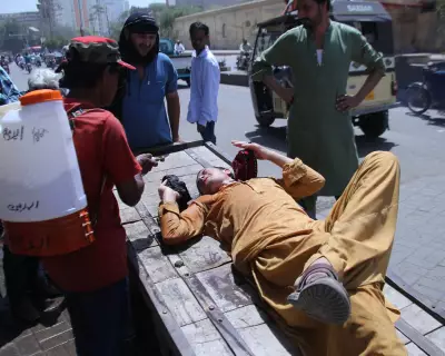 Karachi Struggles Under Extreme Heatwave as Temperatures Hit 44.1C