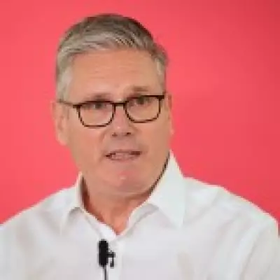 Keir Starmer Faces Cabinet Showdown as Ministers Urge Him to Quit