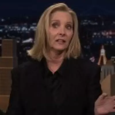 Lisa Kudrow Settles 29-Year Friends Debate: Ross Was a Bad Boyfriend