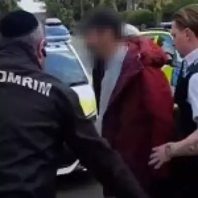 Man arrested for antisemitic abuse on London bus in Hackney