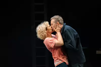 Stage Kiss Review: A Deliciously Meta Comedy Triumphs at Hampstead Theatre