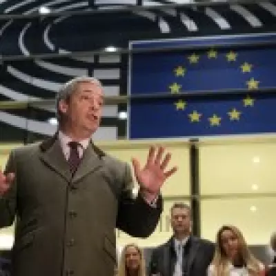 Starmer vs Farage: Readers Debate Brexit Fix and Labour's Future