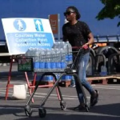 Thousands Queue for Water in Kent as Supply Hits Critical Level Amid Heatwave
