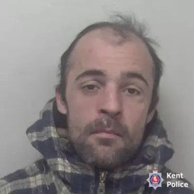 Two South East London roofers jailed for conning elderly victims