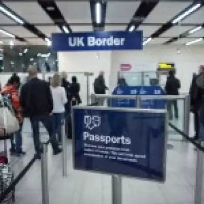 UK Airport E-Gates Lower Age Limit to 8, Affecting 1.5 Million Children