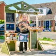 Aldi Replaces 4-Year-Old's Egg Stand Destroyed by Teen Thieves