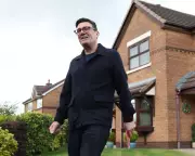 Andy Burnham Backs Mahmood's Immigration Reforms Ahead of Tough Byelection