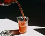 Beyond Wine: Tea-Based Kombucha and Fermented Beets as Top Non-Alcoholic Alternatives