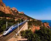 Britons Shift to Trains Amid Middle East Crisis Fears