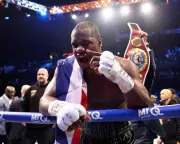 Dubois Rewrites Quitter Narrative in Uplifting Heavyweight War
